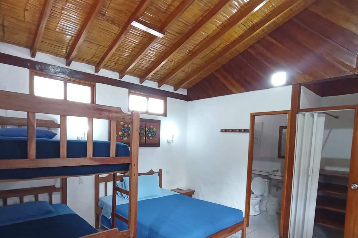 Deluxe Quadruple Room, 1 Bedroom