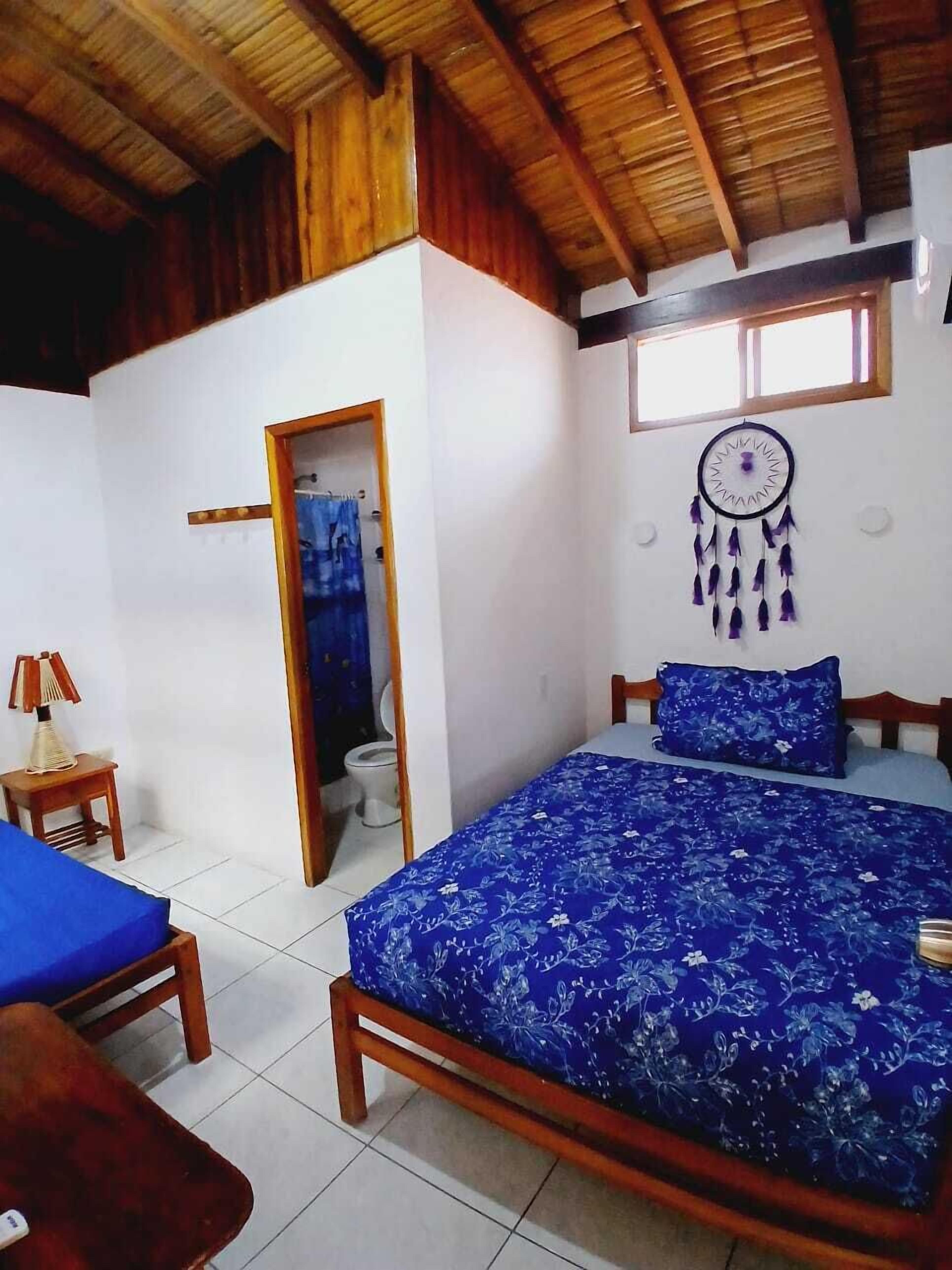 Habitación tradicional | Wifi gratis y ropa de cama 