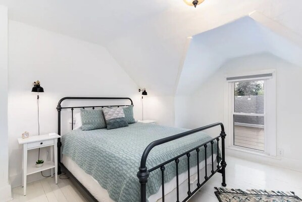 2 chambres, fer et planche à repasser, lit parapluie, Wi-Fi gratuit