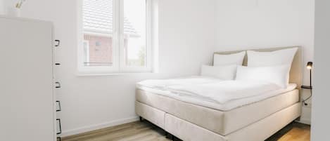 3 bedrooms, iron/ironing board, free WiFi