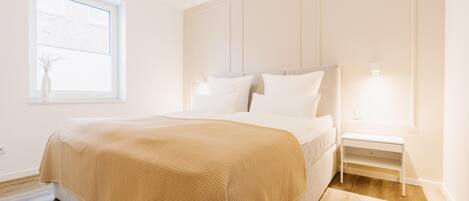 2 bedrooms, iron/ironing board, free WiFi