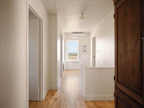 Interior - Fully renovated house with ocean and sunset views (Bassin)