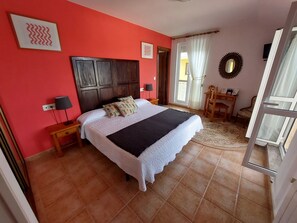 Superior Room | Free WiFi, bed sheets - Hotel Villanueva San Jorge de Heres (Gozon)