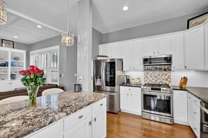 Microwave, oven, stovetop, dishwasher - Derby City Delight (Prospect)