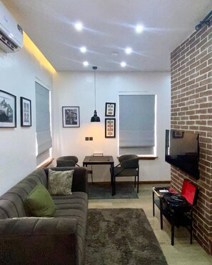 Signature Room | In-room safe, free WiFi - Pearl Court Residence & Hotels (Lagos)