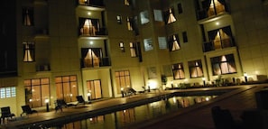 Outdoor pool - Pearl Court Residence & Hotels (Lagos)