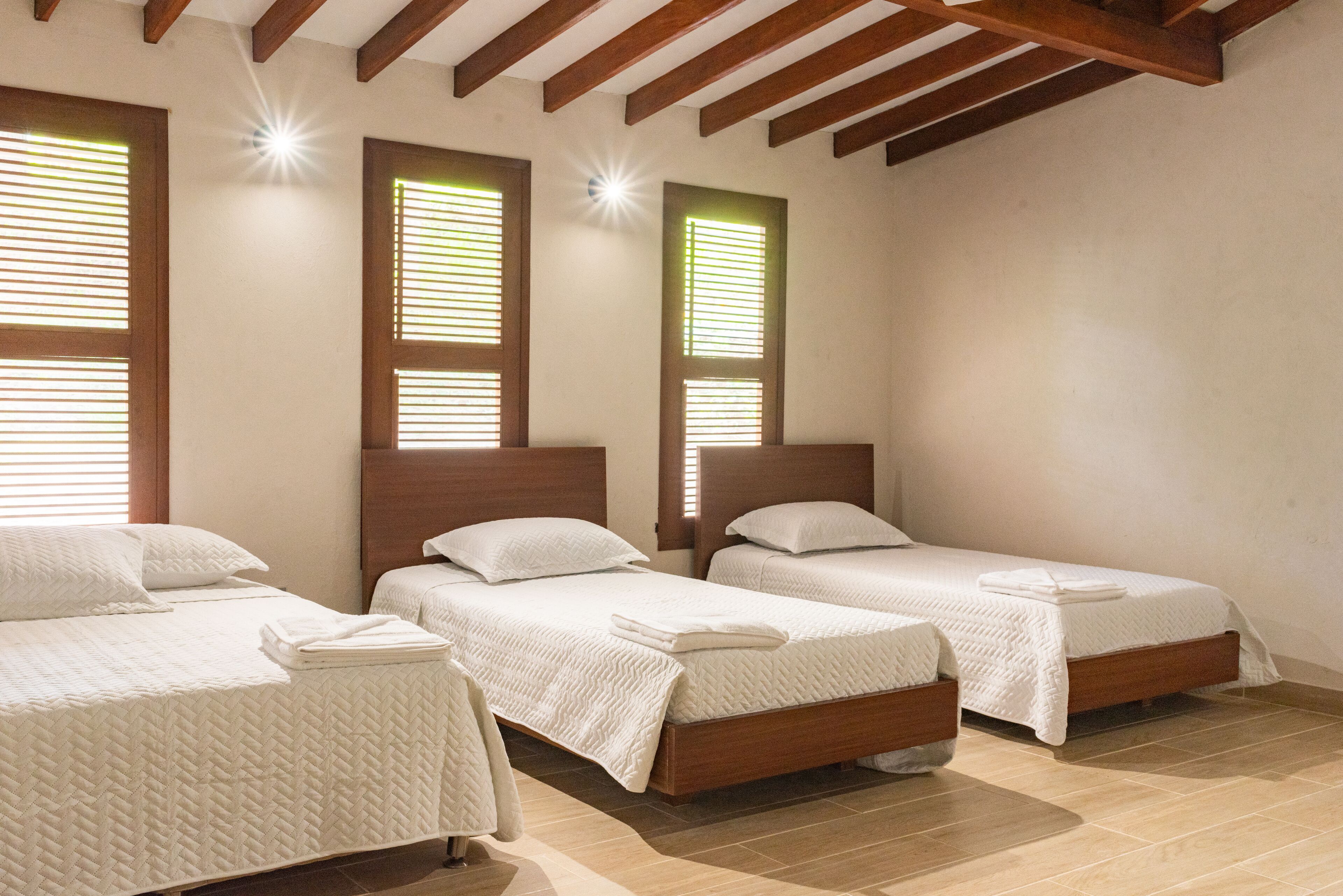 4 bedrooms, free WiFi, bed sheets