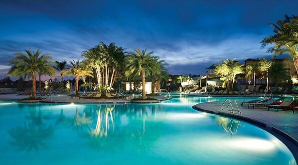 Innenpool, Außenpool