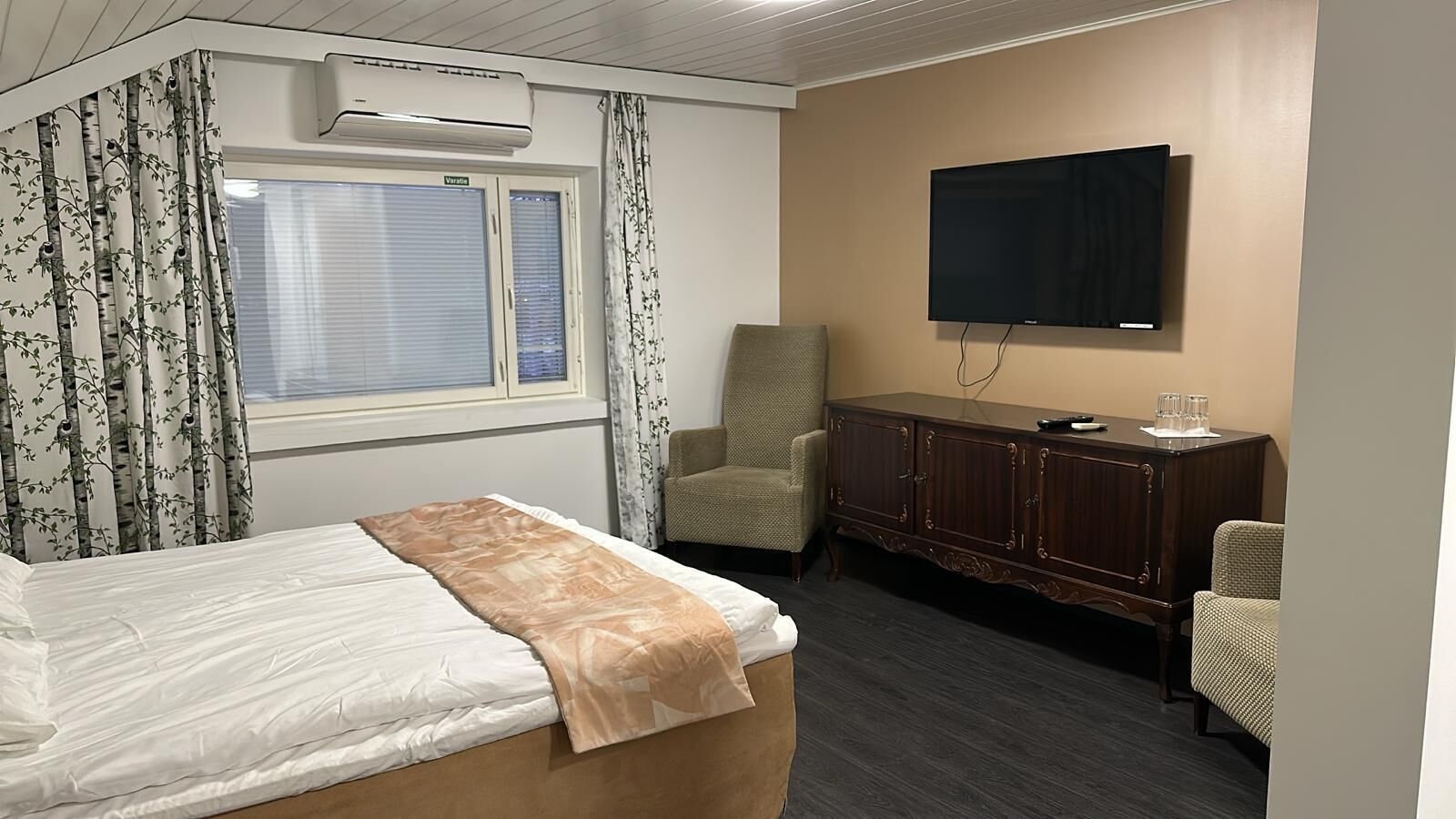 Basic Double Room | Individually decorated, individually furnished, desk, laptop workspace