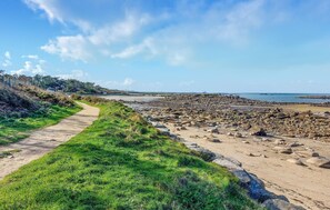 Plage à proximité, pêche sur place