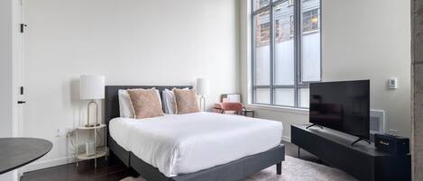 Iron/ironing board, WiFi, bed sheets