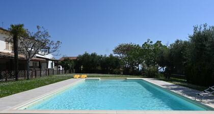 VIVA1 - Numana, new five-room apartment in villa with swimming pool