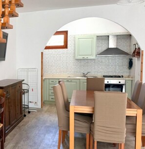 Dining - VIVA1 - Numana, new five-room apartment in villa with swimming pool (Numana)