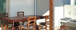 Outdoor dining - VIVA1 - Numana, new five-room apartment in villa with swimming pool (Numana)