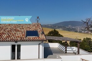 Exterior - VIVA1 - Numana, new five-room apartment in villa with swimming pool (Numana)