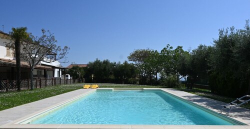 VIVA1 - Numana, new five-room apartment in villa with swimming pool