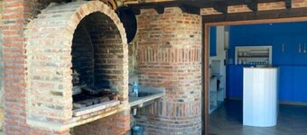 Spectacular house with pool and garden