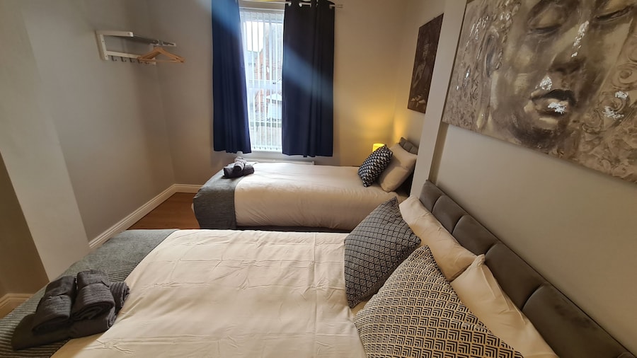 Waterworks En Suite Rooms with Private Living Room
