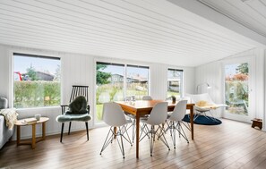 Interior - 3 bedroom beautiful home in Juelsminde (Juelsminde)