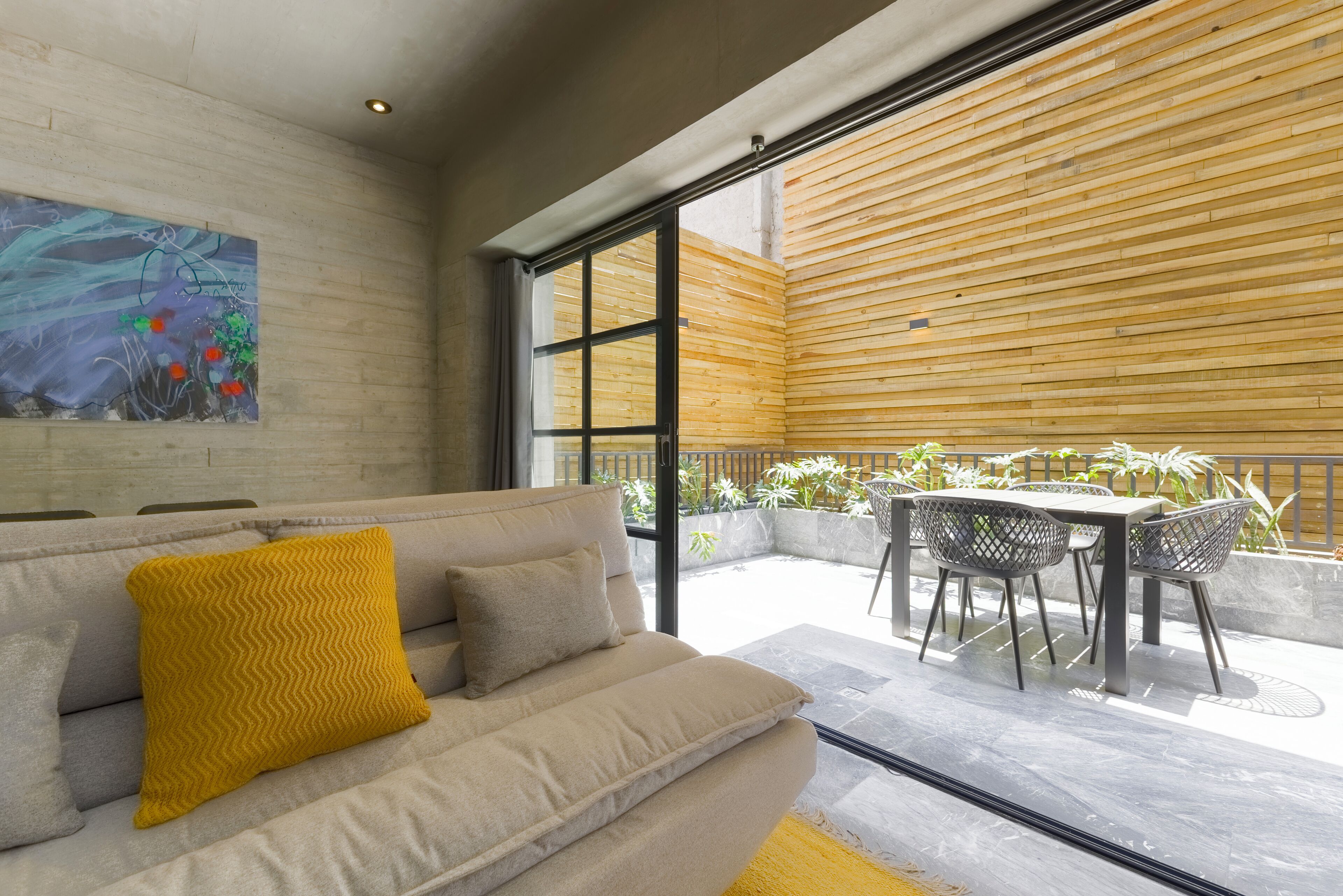 Departamento Elite, patio | Área de sala de estar | Televisión de pantalla plana de 40 pulgadas con canales vía satélite 