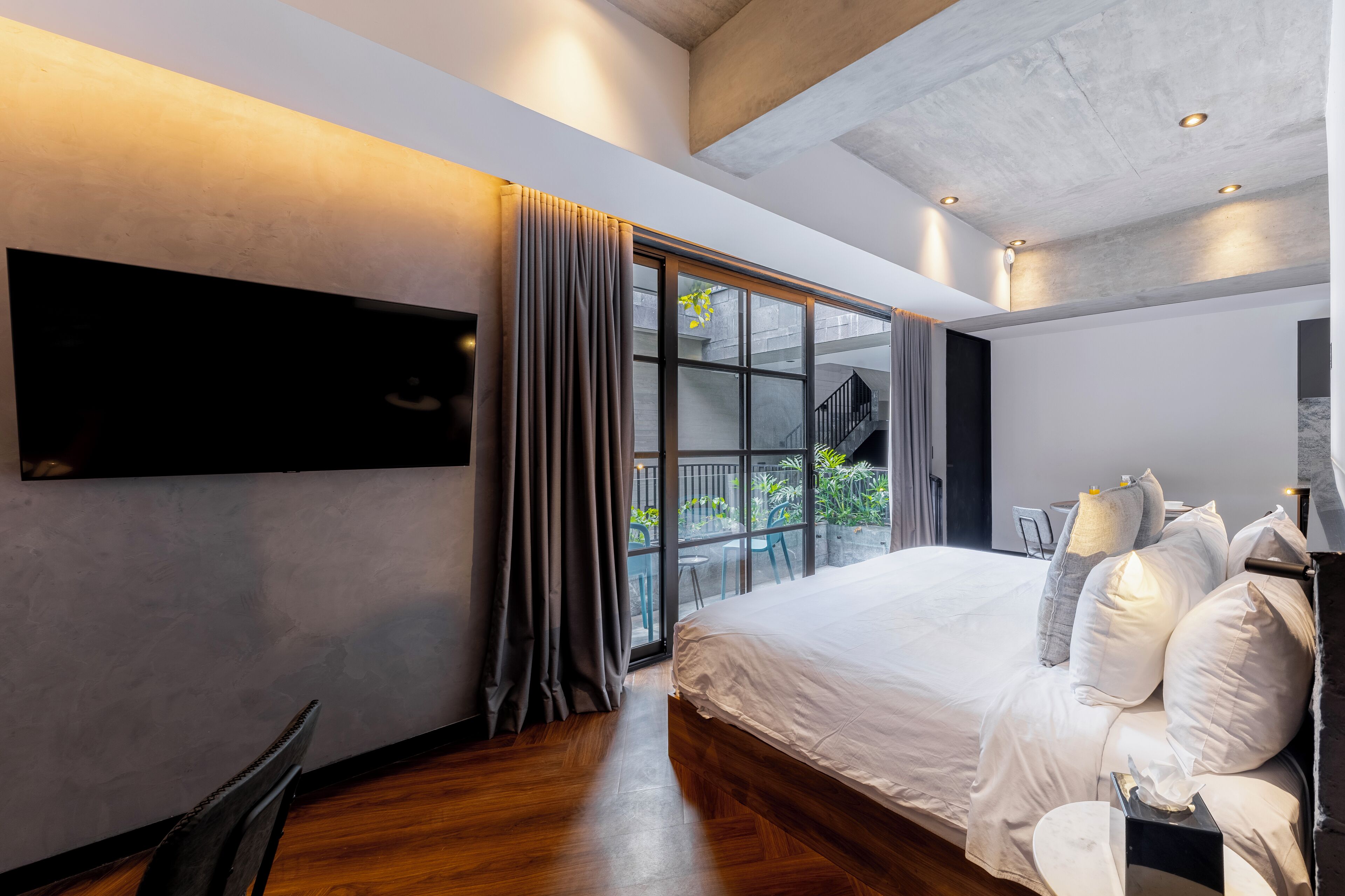 Loft prèmium, balcó, zona de pati | Caixa forta a l&#x27;habitació, decoració individual i mobiliari individual 