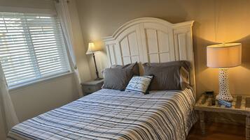 2 bedrooms, desk, iron/ironing board, free WiFi