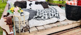 Willie Cleo, the Vintage Holiday Rambler in Walnut Springs