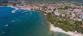 Gorgeous home in Valbandon with WiFi