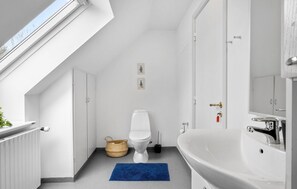 Shower - 3 bedroom lovely apartment in Engesvang (Engesvang)