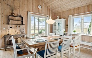 Dining - 3 bedroom pet friendly home in Højslev (Højslev)