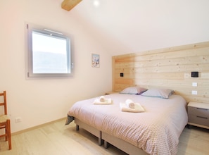 3 chambres, fer et planche Ă repasser, Wi-Fi, draps fournis