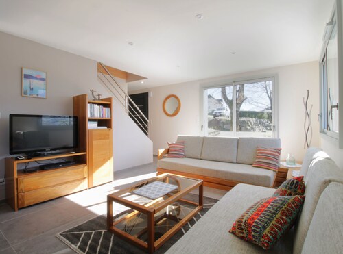 Pretty new and comfortable house between towns and lakes