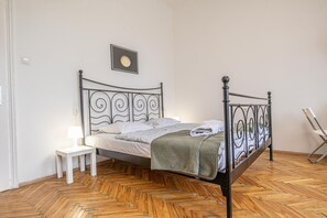 2 bedrooms, WiFi, bed sheets