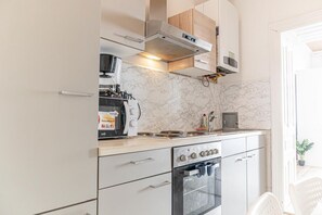 Fridge, microwave, oven, stovetop