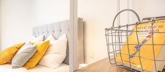 Elegant & Cozy 5BR Haven - By The Danube River