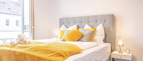 4 chambres, bureau, Wi-Fi, draps fournis
