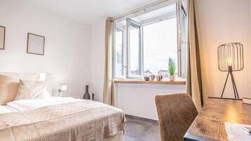 4 Schlafzimmer, Schreibtisch, WLAN, Bettwäsche