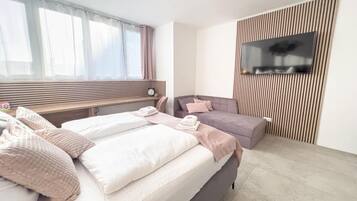 1 Schlafzimmer, Schreibtisch, WLAN, BettwÀsche