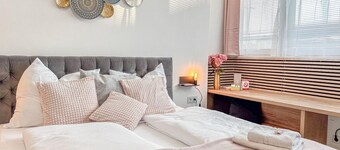 Danube Delight: Cozy - Room. - Near the River