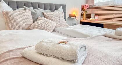 Danube Delight: Cozy - Room. - Near the River