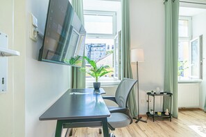 Interior - Discover Danube and Prater Stern from Our 1BR Gem (Wien)