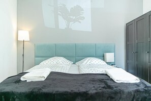 1 室のベッドルーム、WiFi、ベッドシーツ