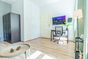 Interior - Discover Danube and Prater Stern from Our 1BR Gem (Wien)