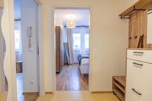 1 chambre, fer et planche à repasser, Wi-Fi, literie fournie