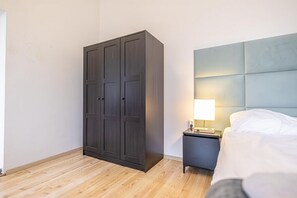 1 bedroom, desk, iron/ironing board, WiFi
