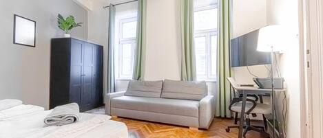 1 bedroom, desk, iron/ironing board, WiFi