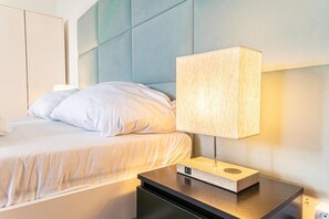 1 bedroom, desk, iron/ironing board, WiFi