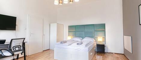 1 bedroom, desk, iron/ironing board, WiFi