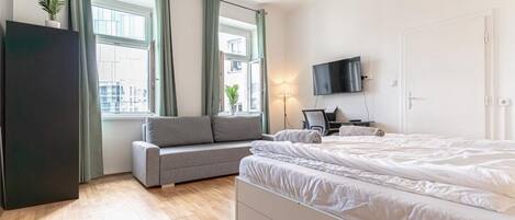 1 bedroom, desk, iron/ironing board, WiFi