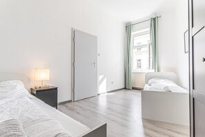 2 bedrooms, desk, iron/ironing board, WiFi